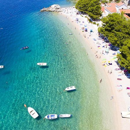 Apartments By The Sea Brela, Makarska - 16065 Exterior photo
