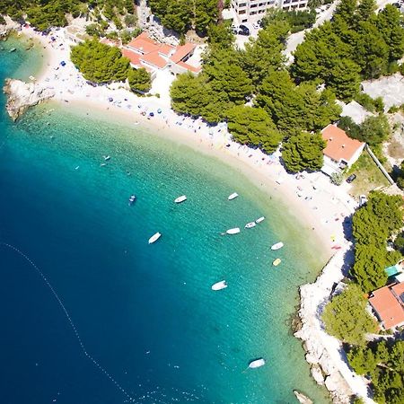 Apartments By The Sea Brela, Makarska - 16065 Exterior photo