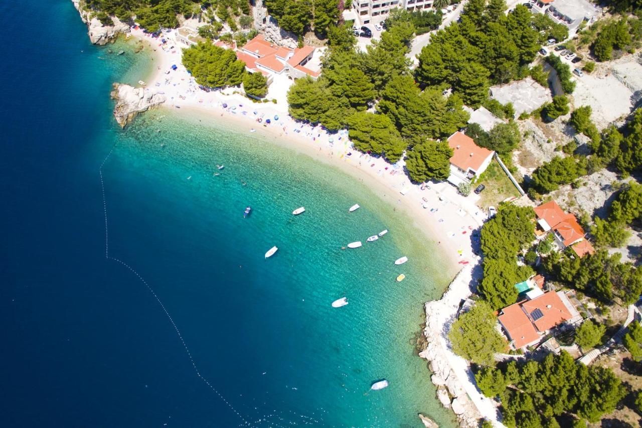 Apartments By The Sea Brela, Makarska - 16065 Exterior photo