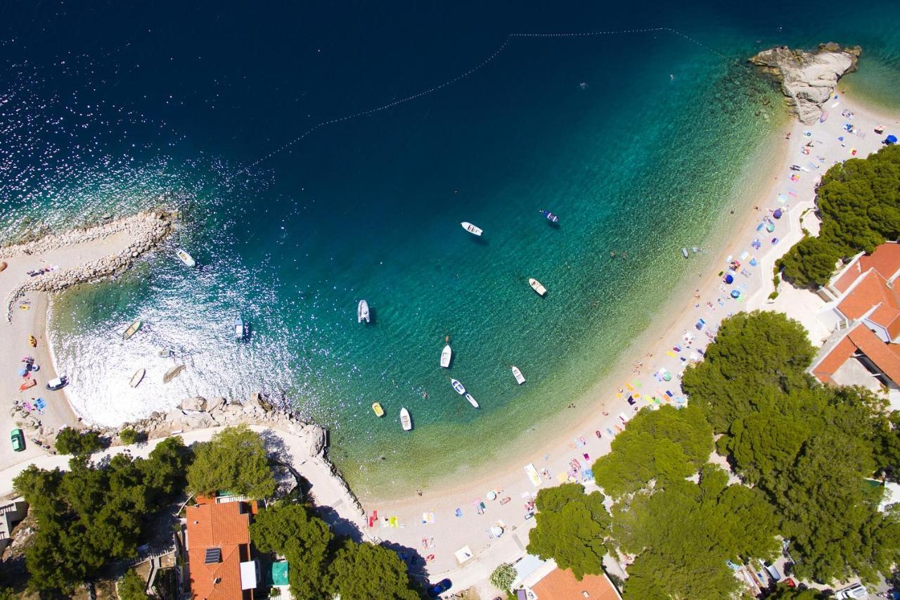 Apartments By The Sea Brela, Makarska - 16065 Exterior photo