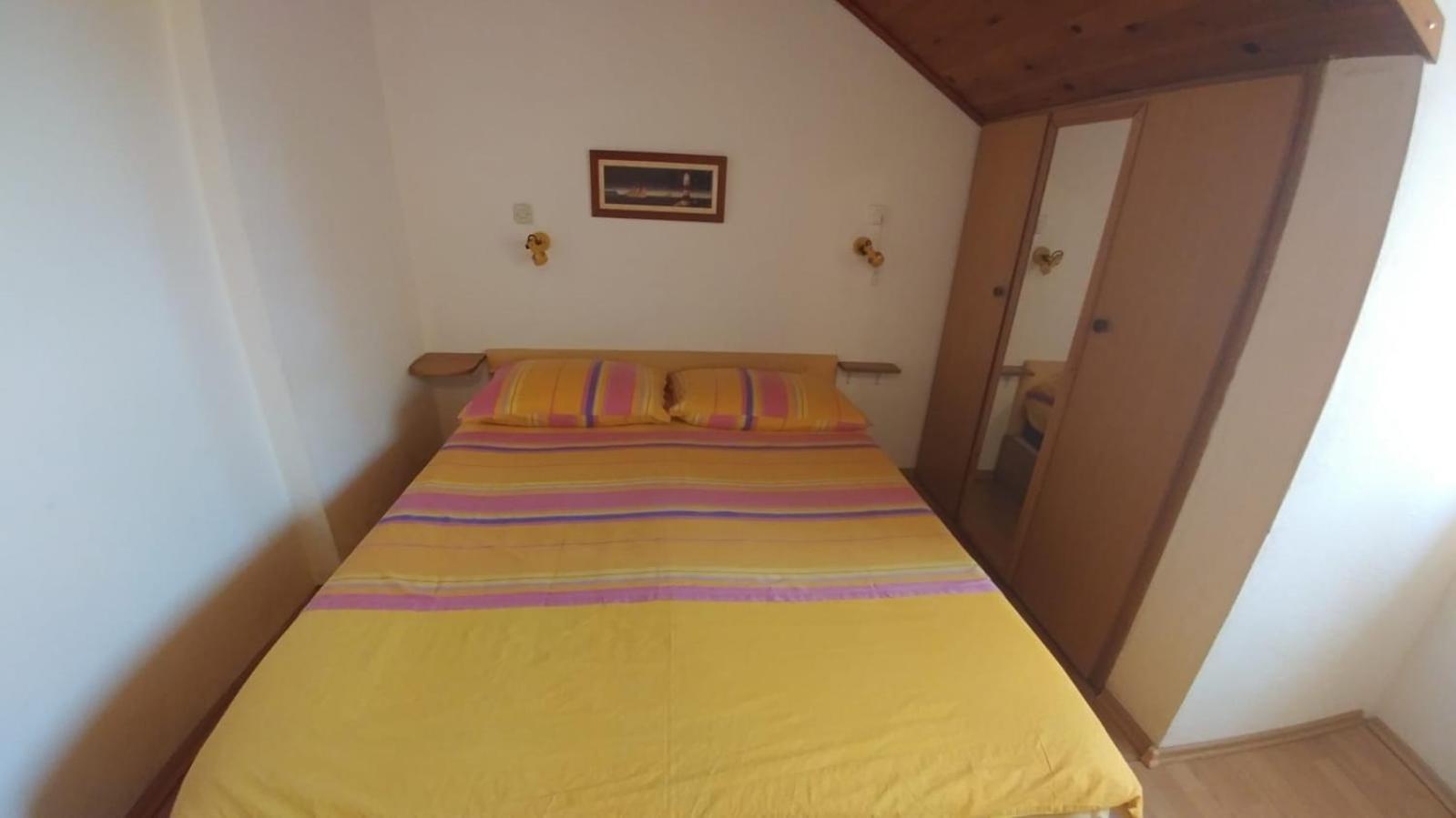Apartments By The Sea Brela, Makarska - 16065 Room photo
