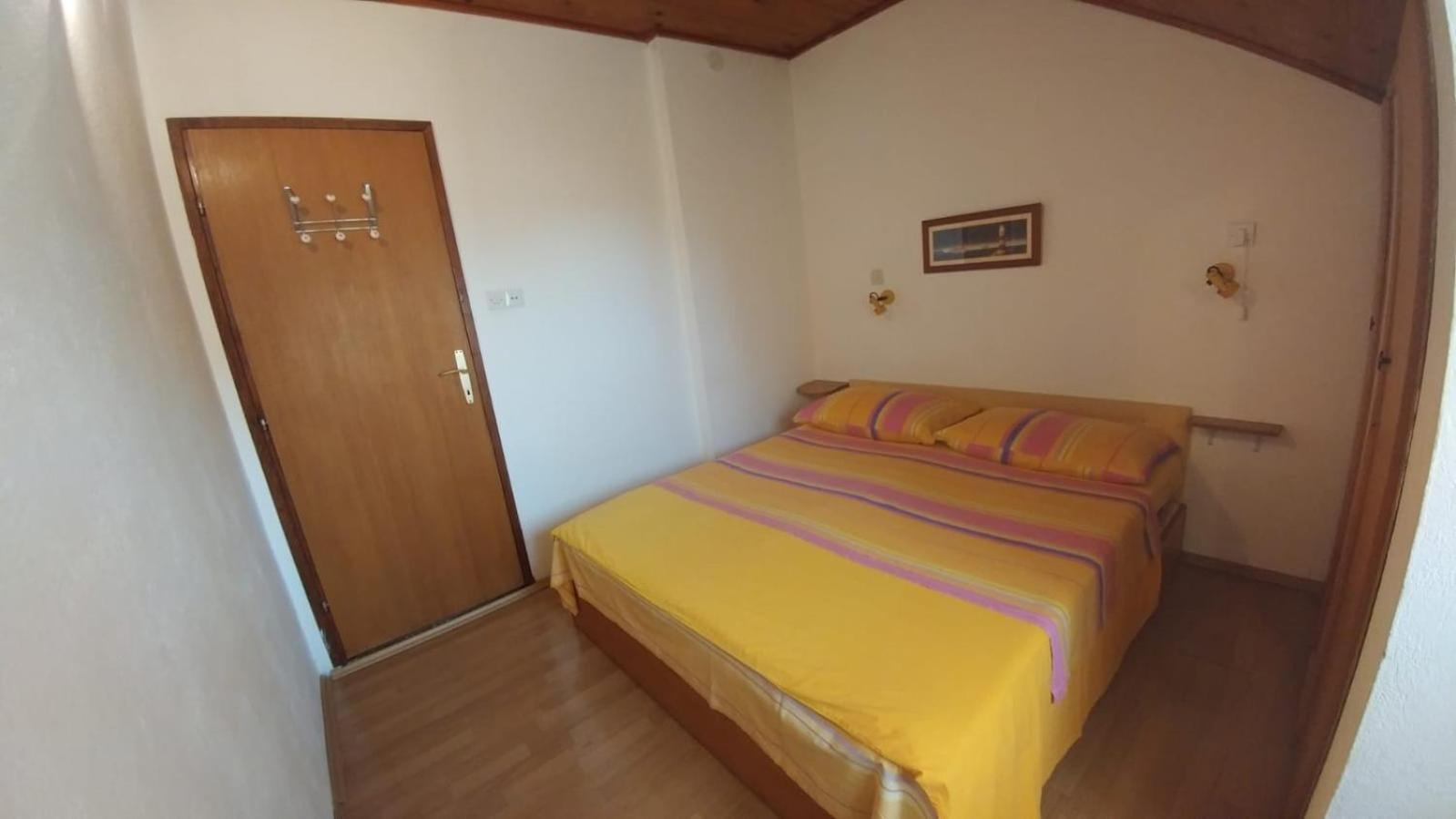 Apartments By The Sea Brela, Makarska - 16065 Room photo